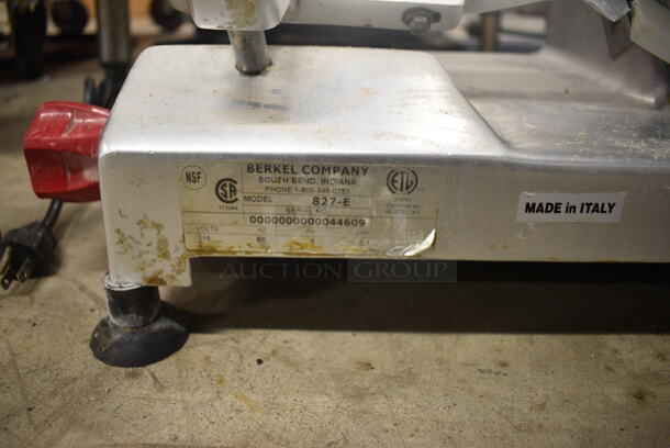 Berkel Model 827-E Metal Commercial Countertop Meat Slicer w/ Blade Sharpener. 115 Volts, 1 Phase. 22x17x15. Tested and Working! - Image 4 of 6