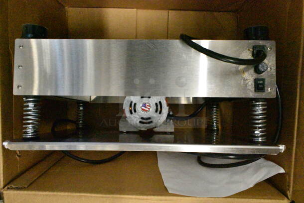 BRAND NEW SCRATCH AND DENT! ChocoVision C116VIBE110V Vibe Vibrating Table. 110 Volts, 1 Phase. Tested and Working! - Image 3 of 5