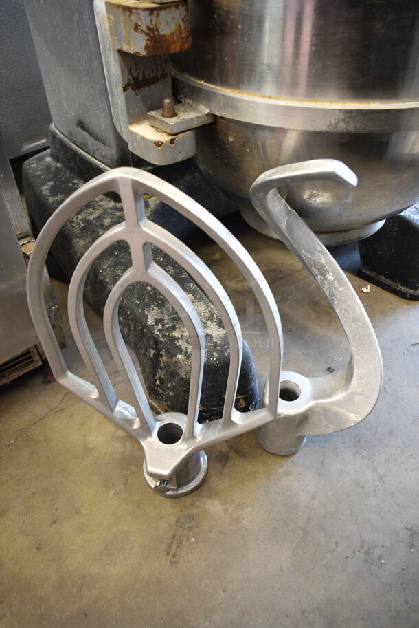 Hobart Legacy HL662 Metal Commercial 60 Quart Planetary Dough Mixer w/ Stainless Steel Mixing Bowl, Bowl Guard, Paddle and Dough Hook Attachments. 208-240 Volts, 1/3 Phase.  - Image 2 of 10
