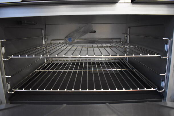 BRAND NEW SCRATCH AND DENT! CPG 351S36G12N Stainless Steel Commercial Natural Gas Powered 4 Burner Range with Right Side Griddle, Standard Oven, Over Shelf and Back Splash. 170,000 BTU. 36x33x61. Tested and Working! - Image 6 of 8