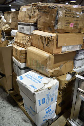 PALLET LOT of 20 BRAND NEW Boxes Including Moist Towelette, 2 Box 966TALLFLDN Choice Kraft Natural Tall-Fold 6" x 13" Dispenser Napkin - 8000/Case, 347RPBD10WHS Visions 10" White Plastic Plate with Silver Bands - 120/Case, 500TW7 Choice 7 oz. Translucent Thin Wall Plastic Cold Cup - 2500/Case, 2 Box 127RD16BULK Choice 16 oz. Customizable Microwavable Translucent Round Deli Container - 500/Case, 50012DWPLAKR EcoChoice 12 oz. Smooth Double Wall Kraft Compostable Paper Hot Cup - 500/Case, 2 Box 966UPWIDEB OneUp by Choice White 1-Ply Wide Interfold 6 1/2" x 8 1/2" Dispenser Napkin - 6000/Case, Choice 5 5/8" Crystal Clear Plastic Test Tube Shot / Shooter - 1000/Case, Dart 85HT3R 8" x 8" x 3" White Foam Three-Compartment Square Take Out Container with Perforated Hinged Lid - 200/Case, 347TCL9 Choice 9 oz. Clear Disposable Plastic Tumbler - 500/Case, 16RCLBLK Dart Optima Black Travel Lid. 20 Times Your Bid! 