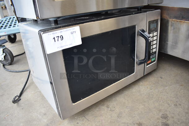 2014 Panasonic NE-1054F T Metal Countertop Microwave Oven. 120 Volts, 1 Phase. 20x13x11 - Image 3 of 7