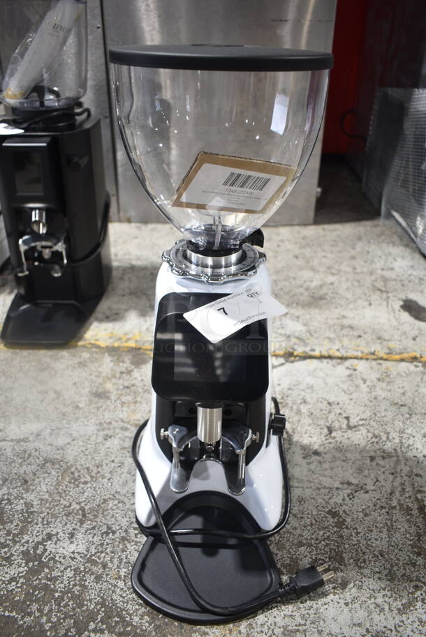 BRAND NEW SCRATCH AND DENT! 2023 Hemro HeyCafe Buddy 2.6 lb. White On-Demand Espresso Grinder. 120 Volts, 1 Phase. Tested and Working! - Image 2 of 9