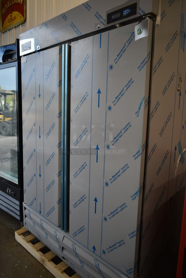 BRAND NEW SCRATCH AND DENT! 2023 Avantco 447AP49R Stainless Steel Commercial 2 Door Reach In Cooler w/ Poly Coated Racks. 115 Volts, 1 Phase. Tested and Working! - Image 3 of 8