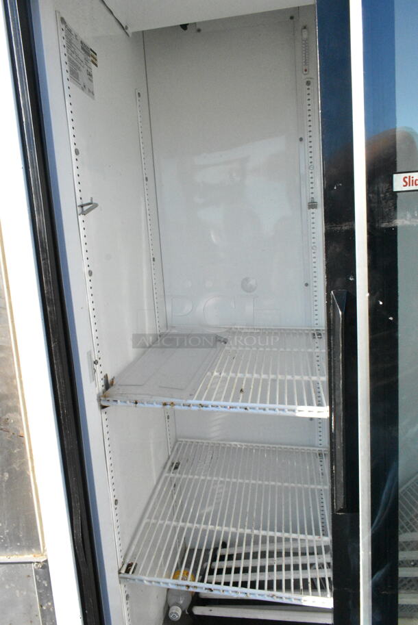 True GDM-33 Metal Commercial 2 Door Reach In Cooler Merchandiser. 115 Volts, 1 Phase.  - Image 2 of 6