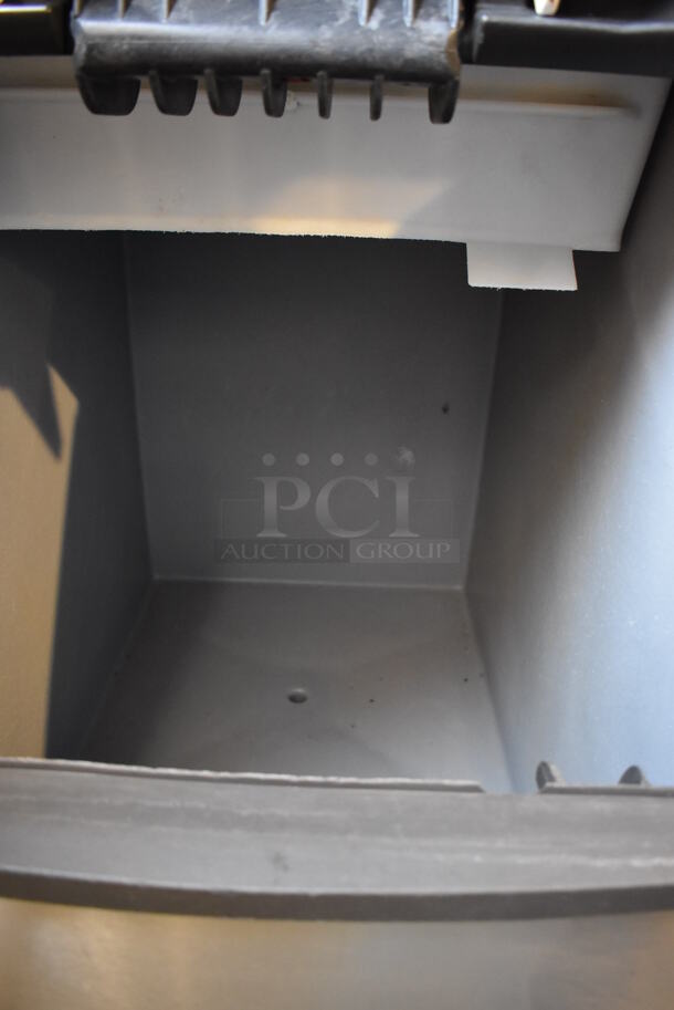 Manitowoc QY0424A Stainless Steel Commercial Ice Machine Head on Manitowoc B320 Stainless Steel Ice Bin. 115 Volts, 1 Phase. 22x35x63.5 - Image 6 of 7