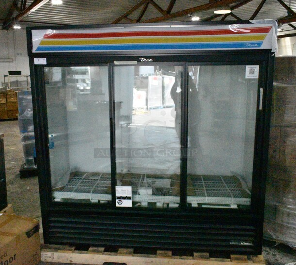 BRAND NEW SCRATCH AND DENT! 2023 True GDM-69-HC-LD 78 1/8" Black Refrigerated Sliding Glass Door Merchandiser with LED Lighting. 115 Volts, 1 Phase. Tested and Working! - Image 2 of 12
