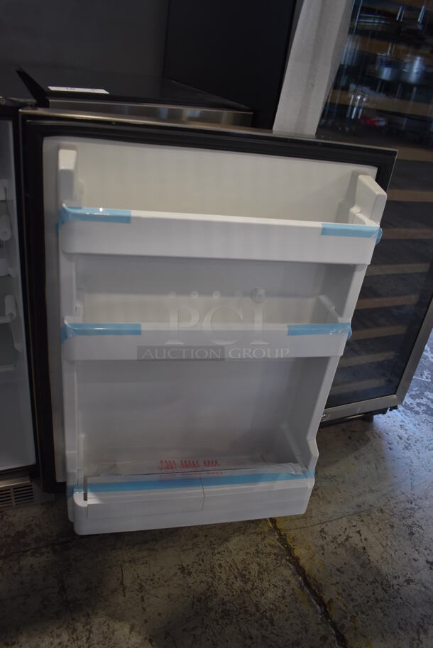 BRAND NEW! Danby Silhouette DAR055D1BSSPR Stainless Steel Beverage Cooler. 115 Volts, 1 Phase. 24x26x35. Tested and Working! - Image 7 of 11