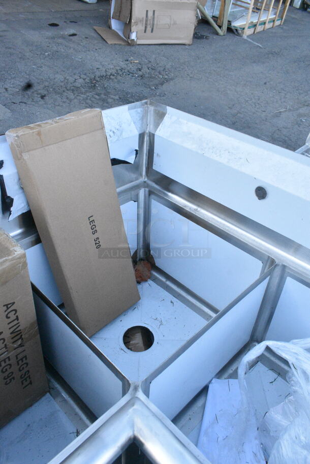 BRAND NEW SCRATCH AND DENT! Steelton 522S31818LRC Stainless Steel Commercial 3 Bay L Shaped Sink. Bays 18x18. Drain Boards 16x20 - Image 5 of 7