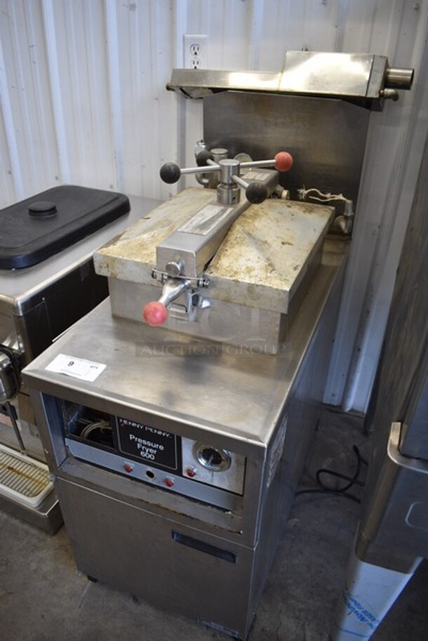 Henny Penny Model 600 Stainless Steel Commercial Floor Style  Natural Gas Powered Pressure Fryer on Commercial Casters. 80,000 BTU. 18x38.5x44. - Image 3 of 8