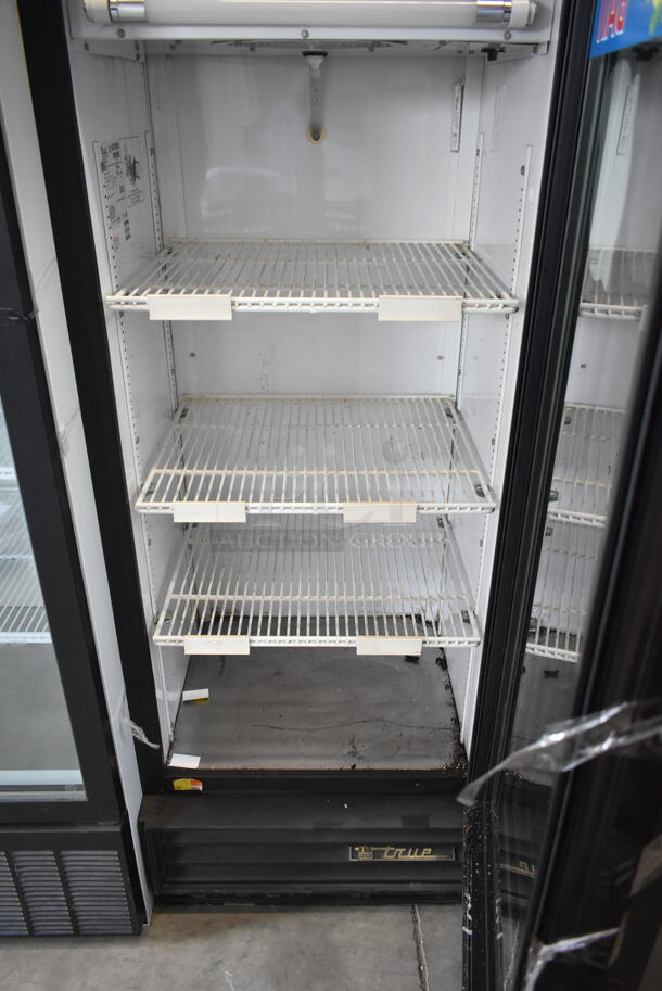 True GDM-12 Metal Commercial Single Door Reach In Cooler Merchandiser w/ Poly Coated Racks. 115 Volts, 1 Phase. Tested and Working! - Image 2 of 3