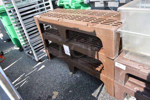 3 Cambro Brown Poly Dunnage Racks. 3 Timer Your Bid!
