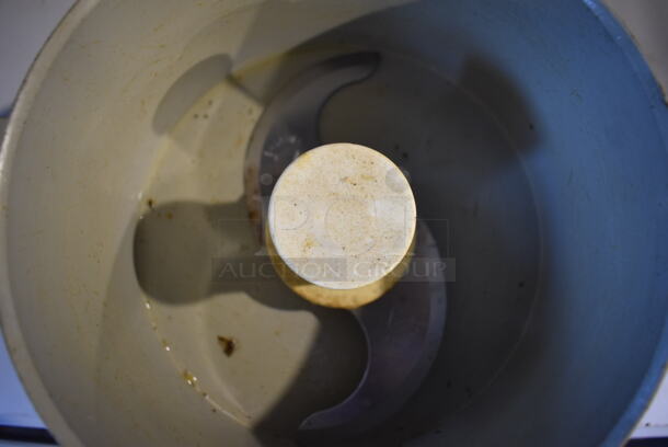 Robot Coupe R100 Metal Commercial Countertop 2.5 Quart Food Processor w/ Poly Bowl, Lid and S Blade. 120 Volts, 1 Phase. 7.5x11x13. Tested and Does Not Power On - Image 5 of 7