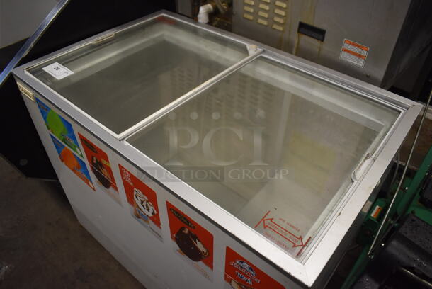 Metal Commercial Chest Freezer Merchandiser on Commercial Casters. Missing 1 Caster. 120 Volts, 1 Phase. 39.5x25x34. Tested and Working! - Image 3 of 6