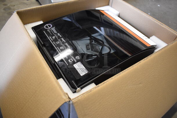 BRAND NEW SCRATCH AND DENT! Galaxy 177GVMC12 Stainless Steel Commercial Countertop Chamber Vacuum Packing Machine. 120 Volts, 1 Phase. Tested and Working! - Image 3 of 8