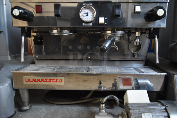 2014 La Marzocco LINEA 2EE Stainless Steel Commercial Countertop 2 Group Espresso Machine w/ Portafilter and 2 Steam Wands. 208-240 Volts, 1 Phase.  - Image 4 of 9