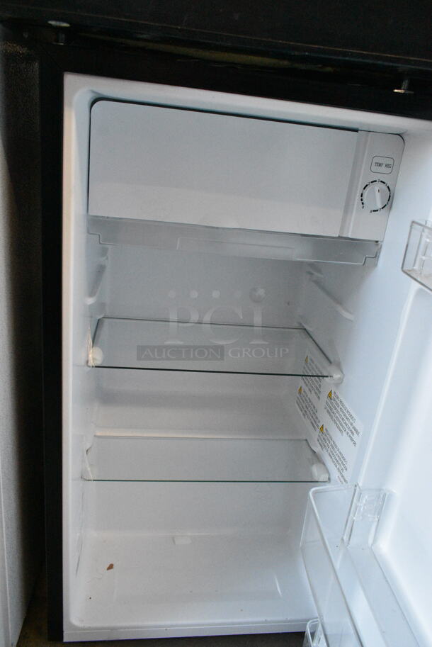Haier Metal Mini Cooler. 115 Volts, 1 Phase. Tested and Working! - Image 2 of 4