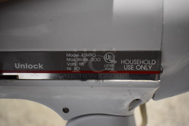 KitchenAid KSM90 Metal Countertop 4.5 Quart Planetary Dough Mixer. 115 Volts, 1 Phase. Tested and Working! - Image 4 of 5