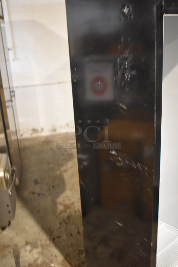BRAND NEW SCRATCH AND DENT! KoolMore MDR-1GD-13C Metal Commercial Single Door Reach In Cooler Merchandiser w/ Poly Coated Racks on Commercial Casters. 115 Volts, 1 Phase. Tested and Working! - Image 6 of 9