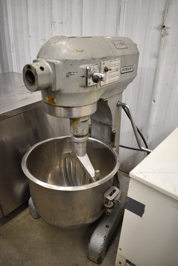 Hobart Model A-200 Metal Commercial Floor Style 20 Quart Planetary Dough Mixer w/ Stainless Steel Bowl and Paddle Attachment. 115 Volts, 1 Phase. 16x21x31. Tested and Working!