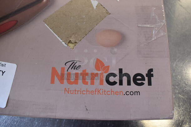 Box of BRAND NEW! Nutrichef NCRL3SGD Baking Pan Set - Image 2 of 5