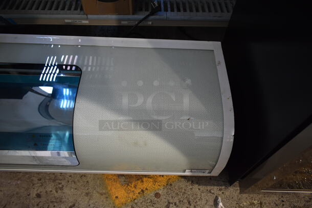 Avantco 360RSD60HC Stainless Steel Commercial Countertop Sushi Display Case Merchandiser. 110-120 Volts, 1 Phase. Tested and Powers On But Does Not Get Cold - Image 3 of 6
