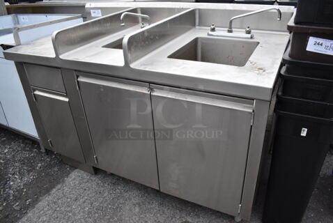 Stainless Steel Commercial Counter w/ 2 Sink Bays, 2 Faucets and 2 Handle Sets. 60x32x42.5. Bays 9x12x6, 14x16x10