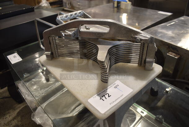 Metal Countertop Tomato Slicer. - Image 3 of 3