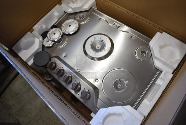 BRAND NEW SCRATCH AND DENT! Frigidaire Electrolux GCCG3048AS Stainless Steel Drop In 36" Gas Powered 5 Burner Cooktop Range. Stock Picture Used For Gallery Picture. - Image 7 of 8