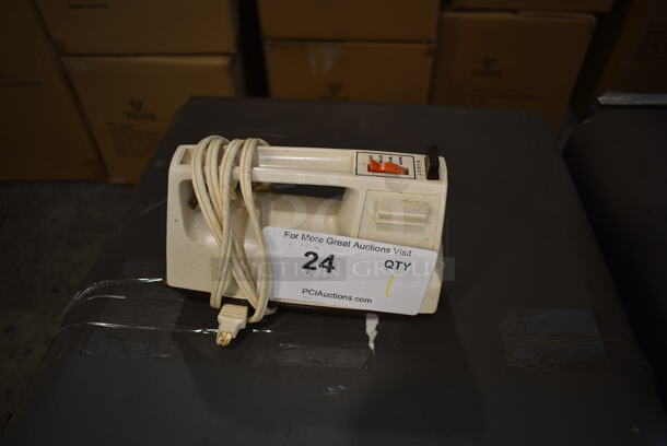 General Electric GE Hand Mixer. No Attachments. 120 Volts, 1 Phase. Tested and Working! - Image 2 of 5