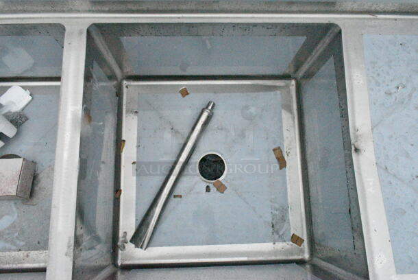 BRAND NEW SCRATCH AND DENT! Regency 600S22424218 Stainless Steel Commercial 2 Bay Sink w/ Dual Drain Boards. No Legs. Bays 24x24. Drain Boards 16.5x26 - Image 6 of 9