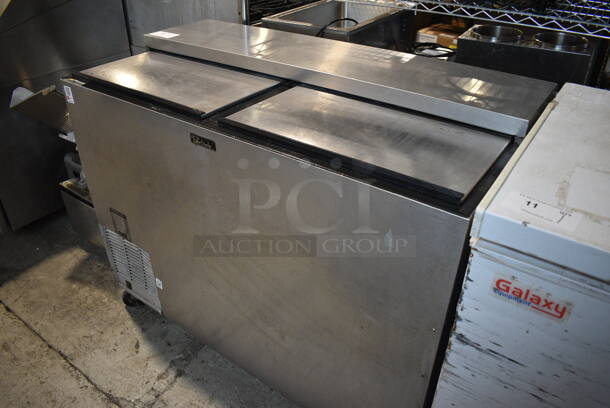 Perlick Model FR48SS Stainless Steel Commercial Bottled Back Bar Cooler w/ 2 Sliding Lids on Commercial Casters. 115 Volts, 1 Phase. 48x25x40. Tested and Working! - Image 8 of 8