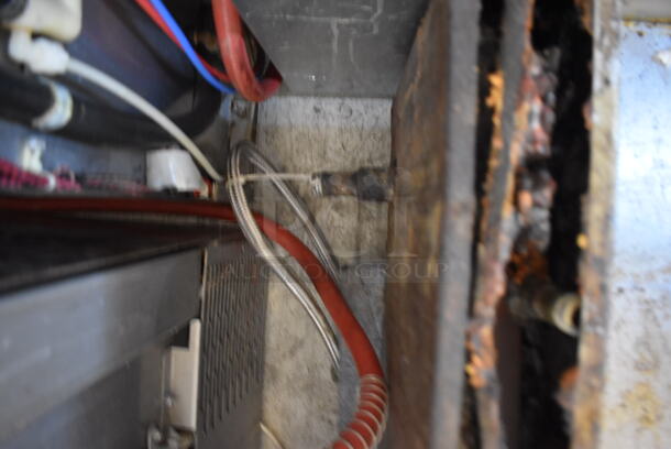 Keating Miraclean 72.BFLD Stainless Steel Commercial Countertop Natural Gas Powered Flat Top Griddle. 72x32x17 - Image 4 of 6