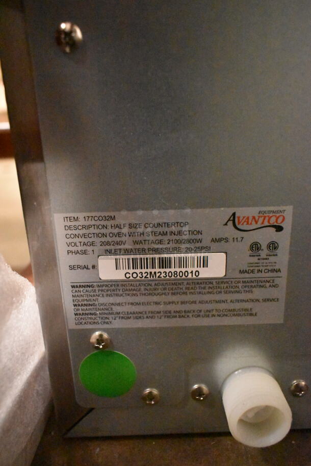 BRAND NEW SCRATCH AND DENT! Avantco 177CO32M Stainless Steel Countertop Convection Oven with Steam Injection, 2.3 cu. ft. 208-240 Volts, 1 Phase. - Image 6 of 6