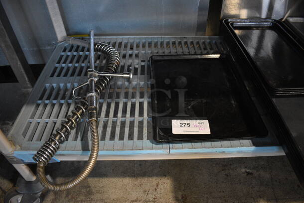 ALL ONE MONEY! Tier Lot of Various Items Including Metal and Poly Trays - Image 2 of 4