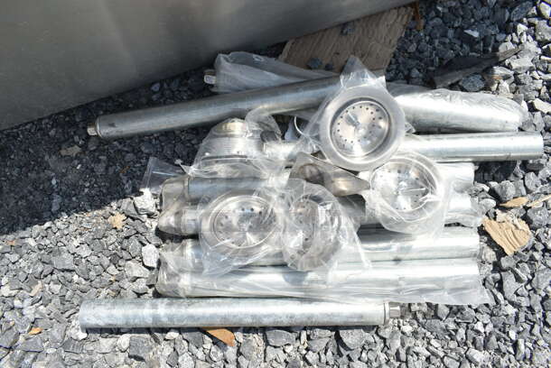 BRAND NEW SCRATCH AND DENT! Stainless Steel 3 Bay Sink. Bays 16x21x14 - Image 3 of 5