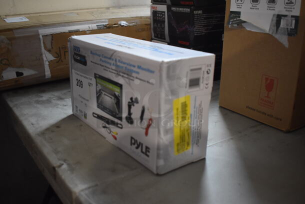 IN ORIGINAL BOX! Pyle PLCM7500 Backup Camera and Rearview Monitor - Image 3 of 5