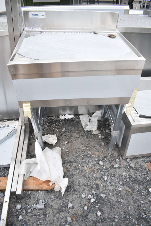 BRAND NEW SCRATCH AND DENT! Regency 600DBU2124 Stainless Steel Underbar Drainboard - 24" x 21" - Image 2 of 5