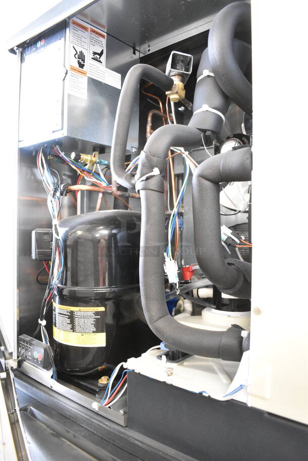 LIKE NEW! 2022 Scotsman C1030SA-32F Stainless Steel Commercial Ice Head on 2022 Scotsman B530S Stainless Steel 536 lb. Ice Bin. 208/230 Volts, 1 Phase.  - Image 9 of 10