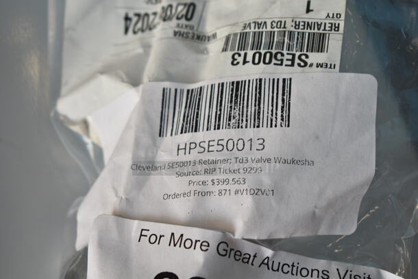 2 BRAND NEW SCRATCH AND DENT! Items; HPSE50013 Cleveland SE50013 Retainer; Td3 Valve Waukesha, HPKE020552 Cleveland KE02055-2 Steam Valve;3/4",Plated Nut. 2 Times Your Bid! - Image 3 of 4