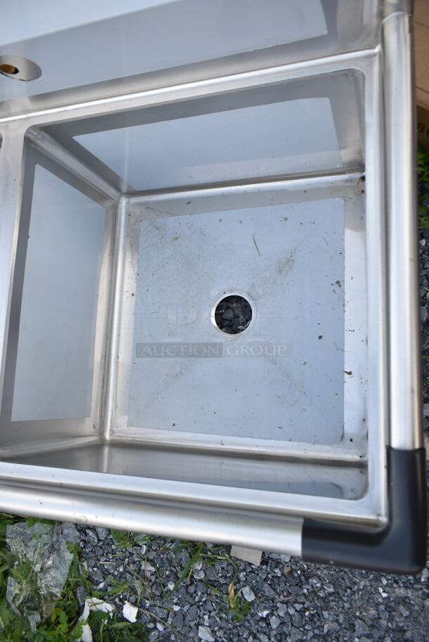 BRAND NEW SCRATCH AND DENT! Regency 600S3242418L Stainless Steel Commercial 3 Bay Sink w/ Left Side Drain Board. Bay 24x24x14. Drain Board 16x25.5 - Image 3 of 7
