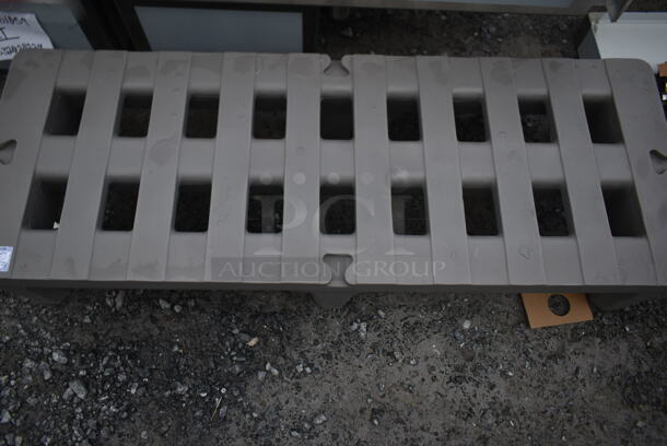 BRAND NEW SCRATCH AND DENT! Metro HP2260PD 60" x 22" x 12" Bow Tie Dunnage Rack - 3000 lb. Capacity - Image 3 of 4