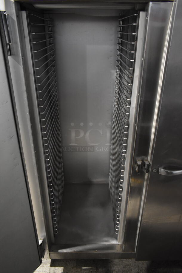 Traulsen GHT 3 32 NUT Stainless Steel Commercial 3 Door Reach In Cooler on Commercial Casters. 115 Volts, 1 Phase. Tested and Working! - Image 5 of 9