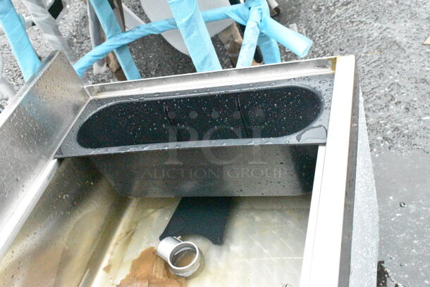BRAND NEW SCRATCH AND DENT! Regency 600IB1836CP Stainless Steel Commercial 18" x 36" Underbar Ice Bin with 7 Circuit Post-Mix Cold Plate and Bottle Holders - 79 lb. - Image 5 of 8