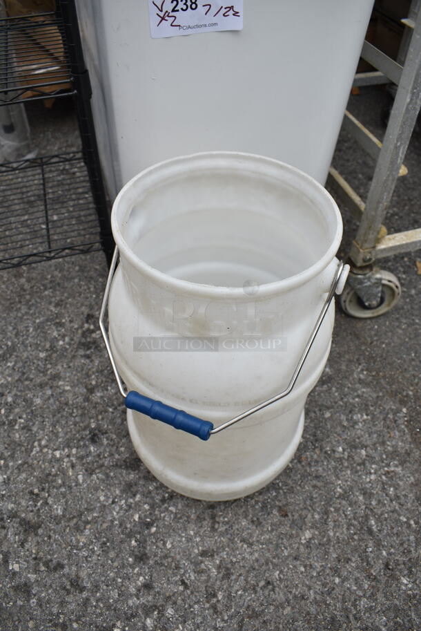 White Poly Ingredient Bin w/ White Poly Ice Bucket.  - Image 2 of 5