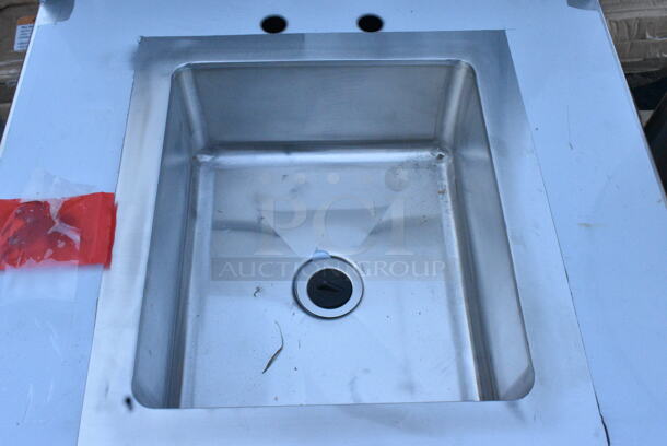 BRAND NEW SCRATCH AND DENT! Regency 600PHS24C Space Saver Single Bowl Cold Water Portable Hand Sink Cart - Image 5 of 9