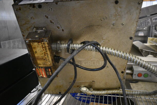 Hatco Model GRS8F-18-F Metal Commercial Warming Plate. 120 Volts, 1 Phase. 19.5x17x4.5. Tested and Working! - Image 3 of 4