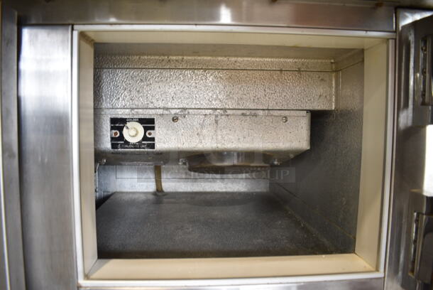 Norlake ZF122SAS/0-0DO Stainless Steel Commercial Cooler w/ Topping Rail and 16 Drop Ins on Commercial Casters. 115 Volts, 1 Phase. Tested and Working! - Image 6 of 8