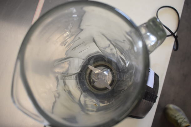 Black & Decker BLC Type 1 Blender 120 Volts 1 Phase. Tested and Working!  - Image 5 of 8