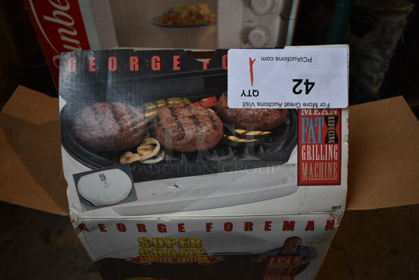 IN ORIGINAL BOX! George Foreman GR12 Lean Mean Grilling Machine. 120 Volts, 1 Phase.  - Image 3 of 8